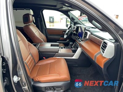 Piąte zdjęcie samochodu w środku: 2024 TOYOTA TUNDRA 1794 EDITION VIN:5TFMA5DB6RX134104 - miniatura
