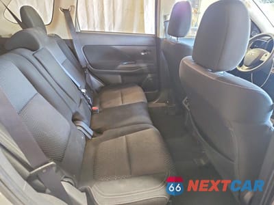Zdjęcie 11 z 13 samochodu: 2019 MITSUBISHI OUTLANDER SE VIN:JA4AZ3A30KZ055576 - miniatura