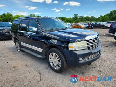 Czwarte zdjęcie samochodu z boku: 2007 LINCOLN NAVIGATOR VIN:5LMFU28527LJ10978 - miniatura