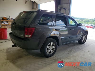 Trzecie zdjęcie samochodu z tyłu: 2005 JEEP GRAND CHEROKEE LAREDO VIN:1J4GR48K95C538035 - miniatura