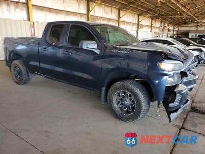 Czwarte zdjęcie samochodu z boku: 2019 CHEVROLET SILVERADO C1500 VIN:1GCRWAEHXKZ293043 - miniatura