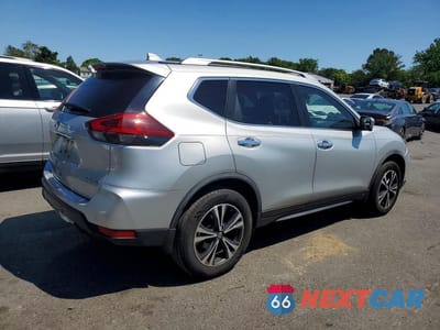 Trzecie zdjęcie samochodu z tyłu: 2019 NISSAN ROGUE SV VIN:JN8AT2MV1KW396828 - miniatura