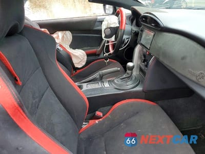 Zdjęcie 7 z 12 samochodu: 2017 TOYOTA 86 BASE VIN:JF1ZNAA1XH8702447 - miniatura