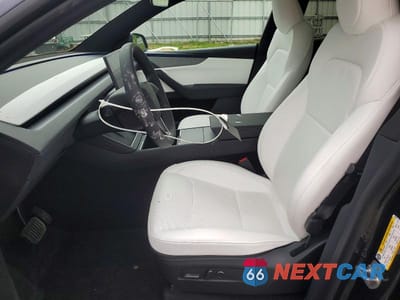 Zdjęcie 7 z 13 samochodu: 2026 TESLA MODEL Y VIN:7SAYGDED0TA684913 - miniatura