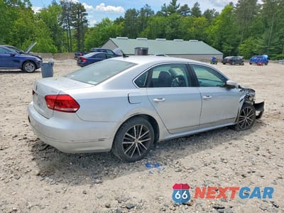 Trzecie zdjęcie samochodu z tyłu: 2015 VOLKSWAGEN PASSAT SE VIN:1VWBT7A30FC017449 - miniatura