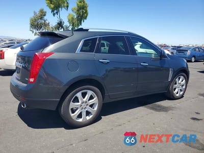 Trzecie zdjęcie samochodu z tyłu: 2015 CADILLAC SRX PERFORMANCE COLLECTION VIN:3GYFNFE35FS559024 - miniatura