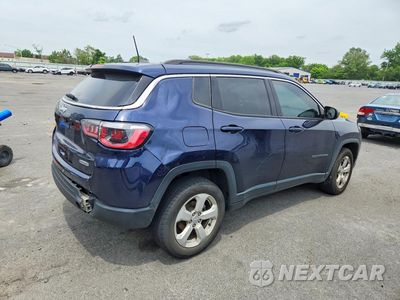 Trzecie zdjęcie samochodu z tyłu: 2018 JEEP COMPASS LATITUDE VIN:3C4NJDBBXJT262752 - miniatura