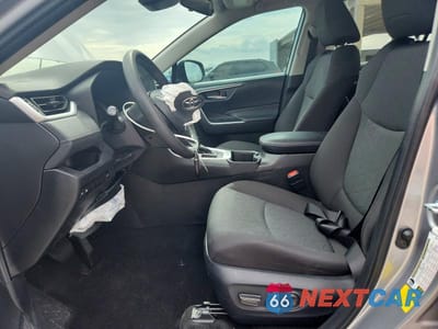Zdjęcie 7 z 13 samochodu: 2024 TOYOTA RAV4 XLE VIN:2T3W1RFV4RC281695 - miniatura
