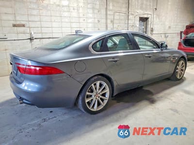 Trzecie zdjęcie samochodu z tyłu: 2016 JAGUAR XF PRESTIGE VIN:SAJBK4BV0GCY12993 - miniatura