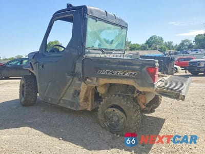 Trzecie zdjęcie samochodu z tyłu: 2020 POLARIS RANGER 1000 UTILITY VEHICLE VIN:3NSTAE991LN944795 - miniatura