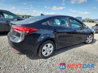 Trzecie zdjęcie samochodu z tyłu: 2017 KIA FORTE LX VIN:3KPFK4A78HE119103 - miniatura