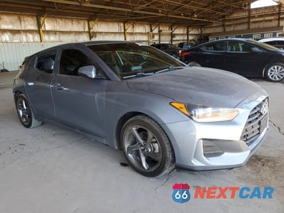 Czwarte zdjęcie samochodu z boku: 2019 HYUNDAI VELOSTER 2.0L VIN:KMHTG6AF8KU016338 - miniatura