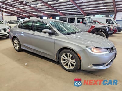 Czwarte zdjęcie samochodu z boku: 2015 CHRYSLER 200 LIMITED VIN:1C3CCCAB5FN640730 - miniatura