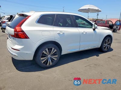 Trzecie zdjęcie samochodu z tyłu: 2023 VOLVO XC60 ULTIMATE VIN:YV4L12DA1P1239521 - miniatura