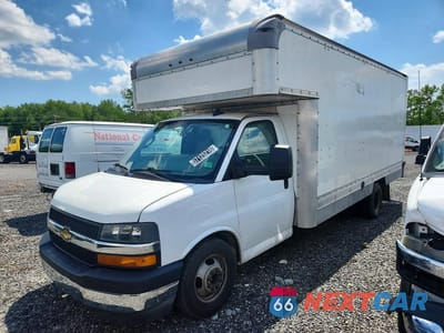 2018 CHEVROLET EXPRESS BOX TRUCK 1HA6GVCG1JN001590 - główne zdjęcie licytacji z USA - miniatura