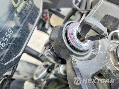 Zdjęcie 8 z 9 samochodu: 2025 KAWASAKI EX500 VIN:ML5EXGG17SDA69446 - miniatura