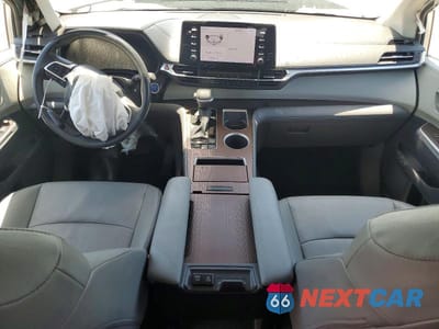 Zdjęcie 8 z 13 samochodu: 2024 TOYOTA SIENNA XLE VIN:5TDYRKEC7RS182653 - miniatura