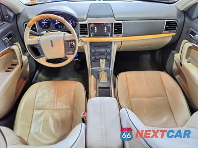 Zdjęcie 8 z 12 samochodu: 2010 LINCOLN MKZ VIN:3LNHL2GC5AR755003 - miniatura