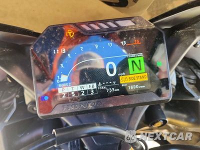 Zdjęcie 7 z 9 samochodu: 2026 HONDA CBR1000 RR VIN:JH2SC7714TK900620 - miniatura
