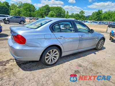 Trzecie zdjęcie samochodu z tyłu: 2011 BMW 328 XI SULEV VIN:WBAPK5C53BF123298 - miniatura