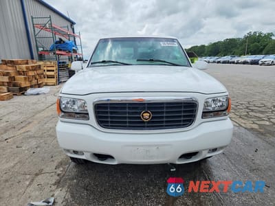 Piąte zdjęcie samochodu w środku: 2000 CADILLAC ESCALADE VIN:1GYEK13R2YR157420 - miniatura