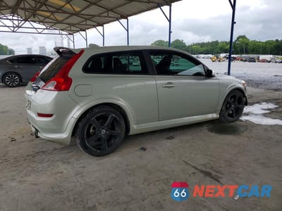Trzecie zdjęcie samochodu z tyłu: 2012 VOLVO C30 T5 VIN:YV1672MK0C2285945 - miniatura