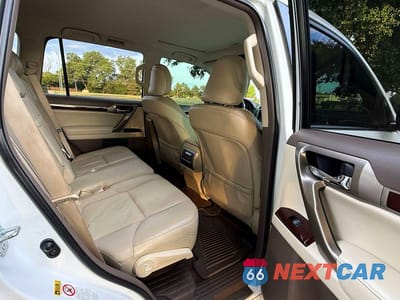 Zdjęcie 6 z 10 samochodu: 2015 LEXUS GX 460 VIN:JTJBM7FX8F5111477 - miniatura