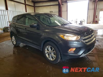 Czwarte zdjęcie samochodu z boku: 2019 FORD ESCAPE SE VIN:1FMCU9GDXKUC06822 - miniatura
