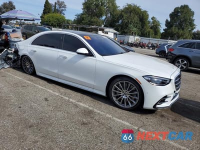Czwarte zdjęcie samochodu z boku: 2026 MERCEDES-BENZ S 580 4MATIC VIN:W1K6G7GBXTA355168 - miniatura
