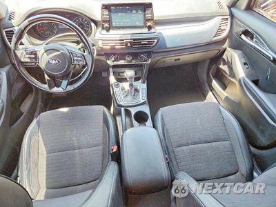 Zdjęcie 8 z 13 samochodu: 2021 KIA SELTOS S VIN:KNDEU2AA2M7092738 - miniatura