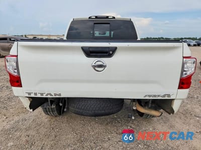 Zdjęcie 6 z 13 samochodu: 2018 NISSAN TITAN PRO-4X VIN:1N6AA1E5XJN543708 - miniatura