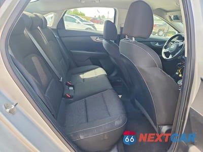 Zdjęcie 10 z 12 samochodu: 2019 KIA FORTE LXS VIN:3KPF24AD6KE007672 - miniatura