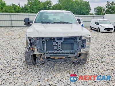 Piąte zdjęcie samochodu w środku: 2018 FORD F350 SUPER DUTY VIN:1FT8W3A64JEC71444 - miniatura