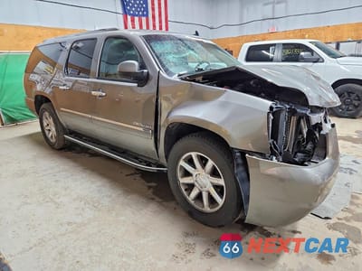 Czwarte zdjęcie samochodu z boku: 2012 GMC YUKON XL DENALI VIN:1GKS2MEF7CR266921 - miniatura