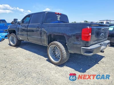 Drugie zdjęcie samochodu z przodu: 2018 CHEVROLET SILVERADO K1500 LT VIN:3GCUKREC6JG437534 - miniatura