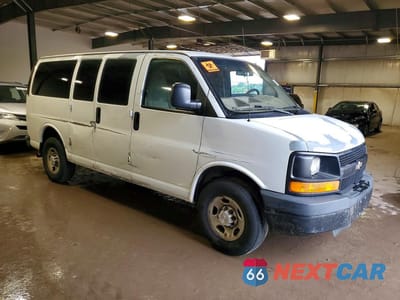 Czwarte zdjęcie samochodu z boku: 2009 CHEVROLET EXPRESS G2500 VIN:1GCGG25C091111938 - miniatura
