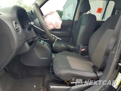 Zdjęcie 7 z 14 samochodu: 2014 JEEP PATRIOT SPORT VIN:1C4NJPBA5ED785889 - miniatura