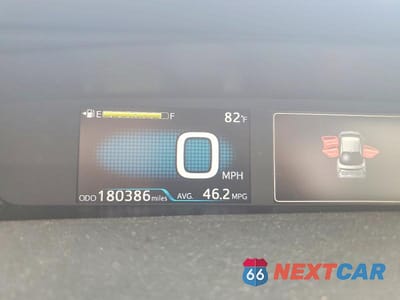 Zdjęcie 9 z 12 samochodu: 2018 TOYOTA PRIUS TWO ECO VIN:JTDKARFU0J3553395 - miniatura