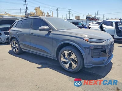Czwarte zdjęcie samochodu z boku: 2025 AUDI Q6 E-TRON PREMIUM PLUS VIN:WA124BGF8SA062840 - miniatura