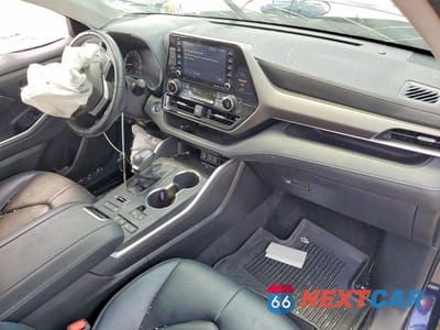 Zdjęcie 8 z 13 samochodu: 2022 TOYOTA HIGHLANDER XLE VIN:5TDGZRBHXNS203042 - miniatura