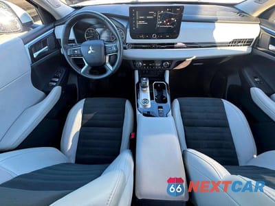 Zdjęcie 9 z 10 samochodu: 2025 MITSUBISHI OUTLANDER SE VIN:JA4J4VA88SZ021889 - miniatura