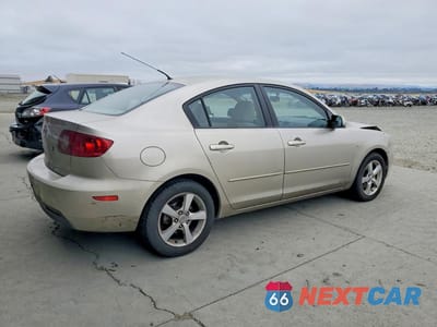 Trzecie zdjęcie samochodu z tyłu: 2005 MAZDA 3 I VIN:JM1BK12F451268884 - miniatura
