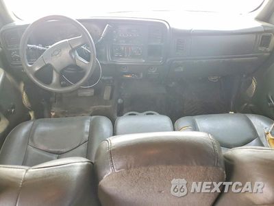 Zdjęcie 8 z 12 samochodu: 2004 CHEVROLET SILVERADO K3500 VIN:1GCJK33284F223001 - miniatura