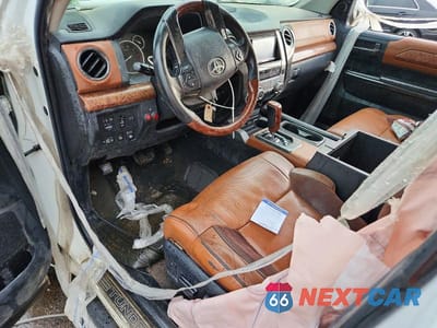 Zdjęcie 8 z 12 samochodu: 2014 TOYOTA TUNDRA CREWMAX PLATINUM VIN:5TFAY5F19EX364099 - miniatura