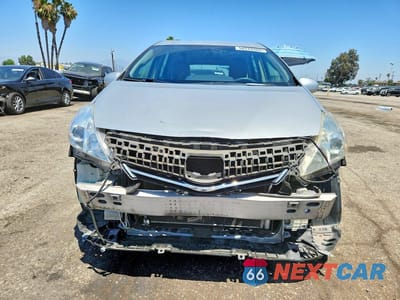 Piąte zdjęcie samochodu w środku: 2014 TOYOTA PRIUS V TWO VIN:JTDZN3EU0E3363328 - miniatura