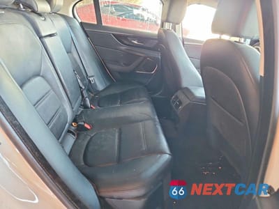 Zdjęcie 10 z 12 samochodu: 2020 JAGUAR XE S VIN:SAJAE4FX1LCP62937 - miniatura