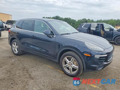 Czwarte zdjęcie samochodu z boku: 2017 PORSCHE CAYENNE S VIN:WP1AB2A25HLA51108 - miniatura