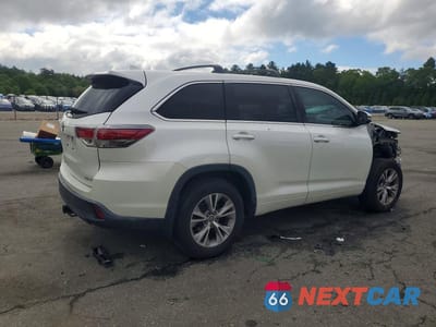 Trzecie zdjęcie samochodu z tyłu: 2016 TOYOTA HIGHLANDER LE PLUS VIN:5TDBKRFHXGS336685 - miniatura