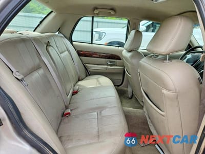 Zdjęcie 10 z 12 samochodu: 2010 MERCURY GRAND MARQUIS LS VIN:2MEBM7FV8AX612473 - miniatura