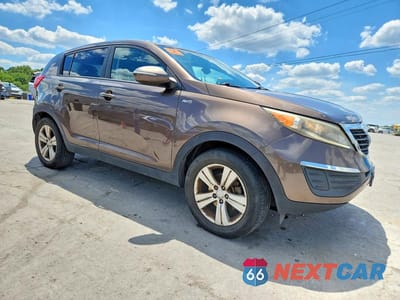 Czwarte zdjęcie samochodu z boku: 2013 KIA SPORTAGE LX VIN:KNDPBCA21D7387729 - miniatura